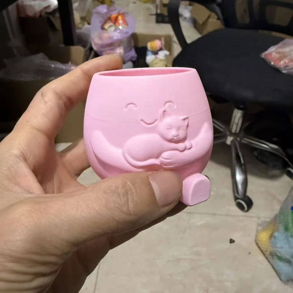 3D Printed Hugging Cat Succulent Planter Pot Cartoon Novelty Face Succulent Planter Plastic Lifelike
