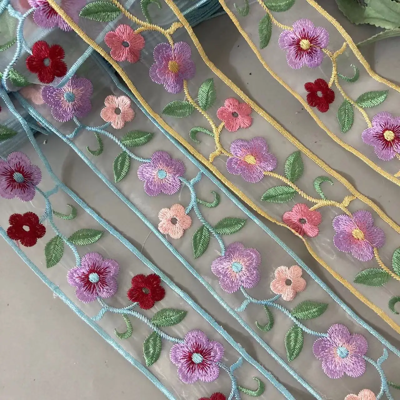 

2 Yards Purple Pink Embroidery Water Soluble Flower Fabric Lace Ribbon For Clothes Bag Crafts Barcode Accessories