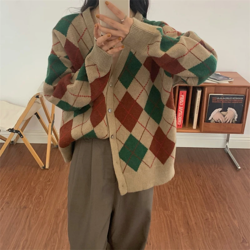 Argyle Sweater Women 2024Winter Korean Loose Cardigan Sweater Coat V-Neck Diamond Plaid Long-sleeve Knitted Thick Cardigan Women