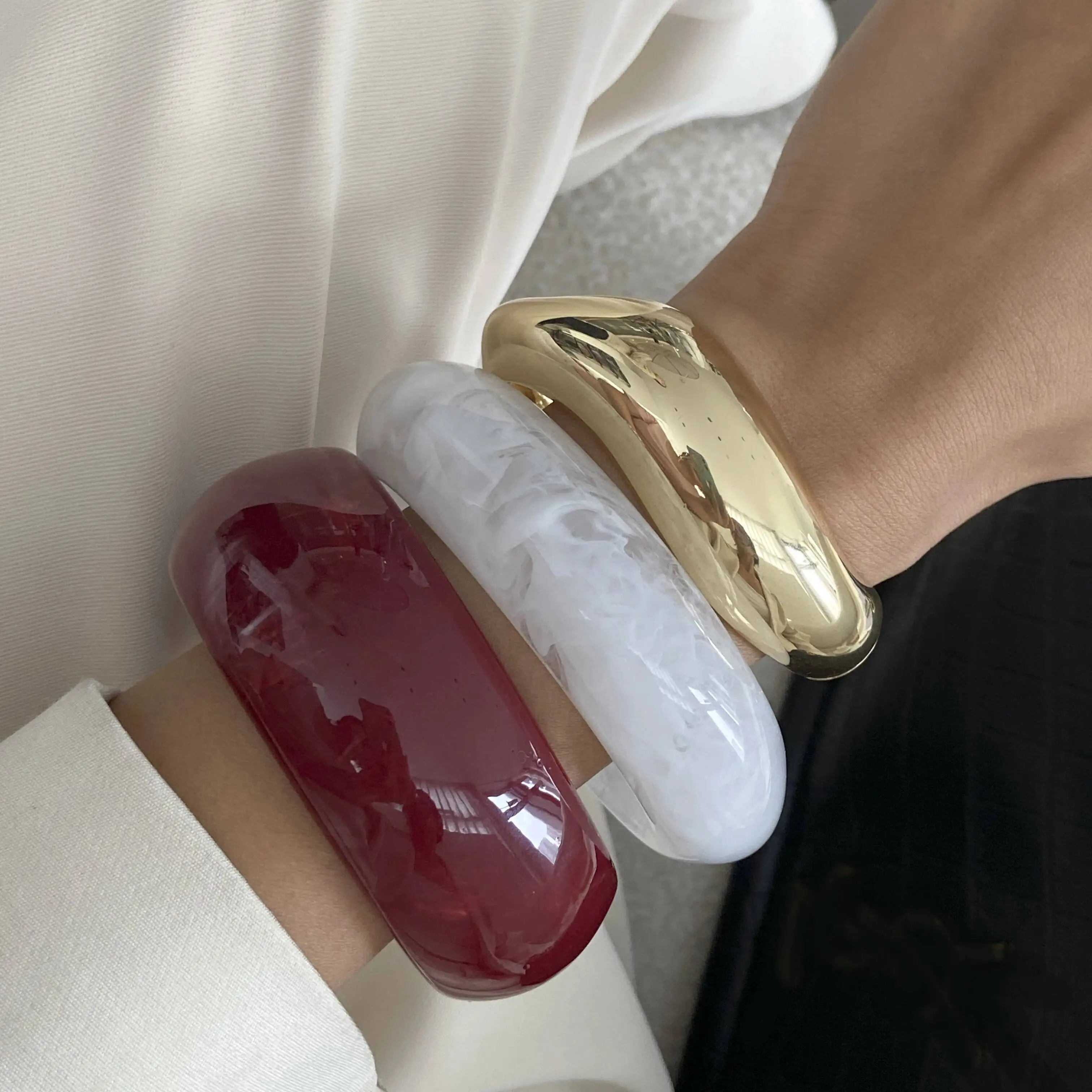 Lacteo 3 أنماط مبالغ فيها الرجعية تكويم الراتنج الاكريليك سميكة الإسورة للنساء الهيب هوب الشرير المعادن الربيع سوار حلية مجوهرات