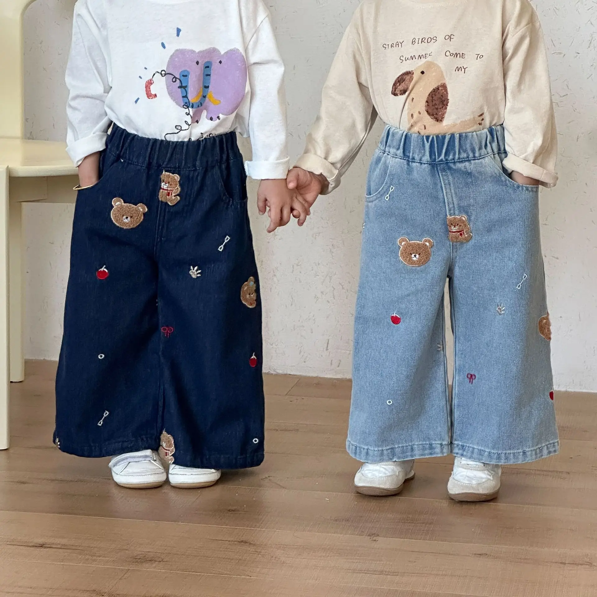 

2026 Spring New Children Denim Trousers Boys Casual Pants Kids Cartoon Bear Jeans Baby Clothes Girls Loose Wide Leg Pants