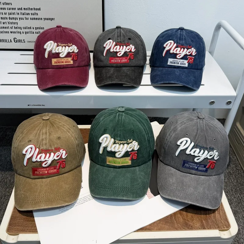 Men’s and women’s versions of baseball caps with water-washable embroidery, sunshade hats, and duckbill hats.