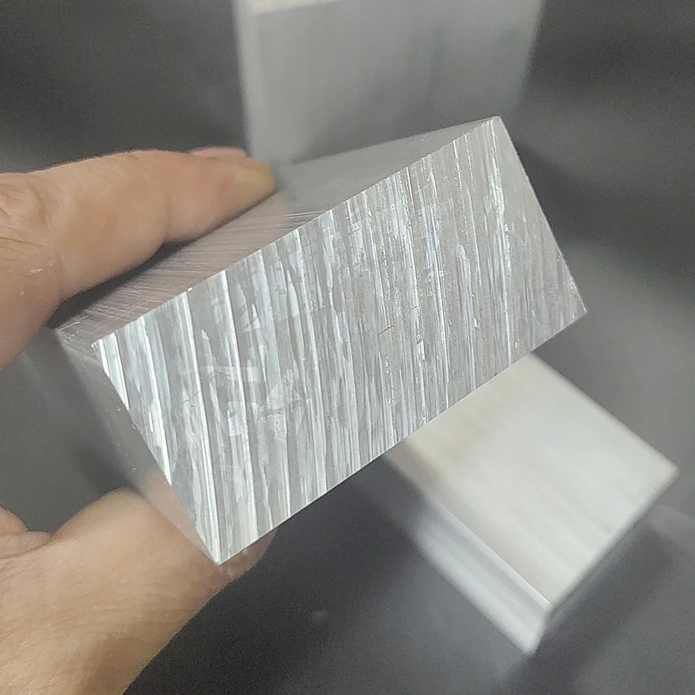 6061High quality aluminum alloy sheet, thickness: 30mm, width: 40-100mm, length: 100-300mm, widely used for your selection
