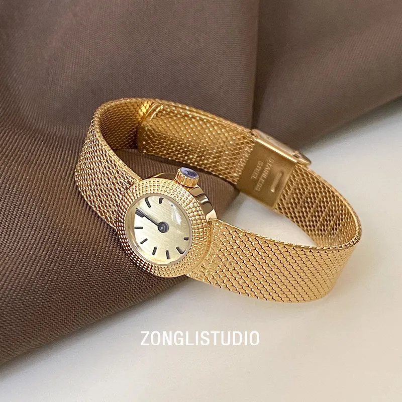 New Vintage-Style, Exquisite Bracelet Watch For Women. Luxurious, Small, And Elegant Design. High-Quality Timepiece.