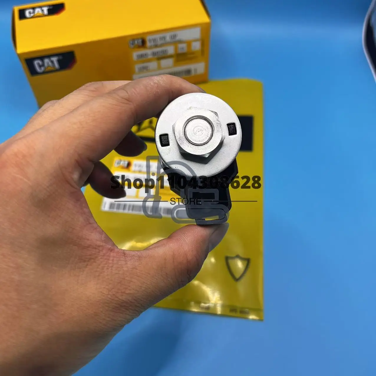 

12V solenoid valve is used for the maintenance parts of 416E and 422E diesel engines
