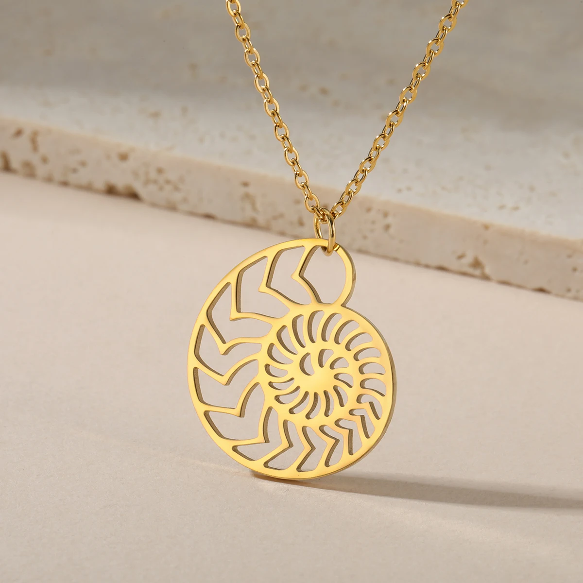 LIKGREAT Ammonite Shell Spiral fossil Pendant Nautilus Women Necklace Charm Fossil Jewellery Fibonacci Spiral Pendant Necklace