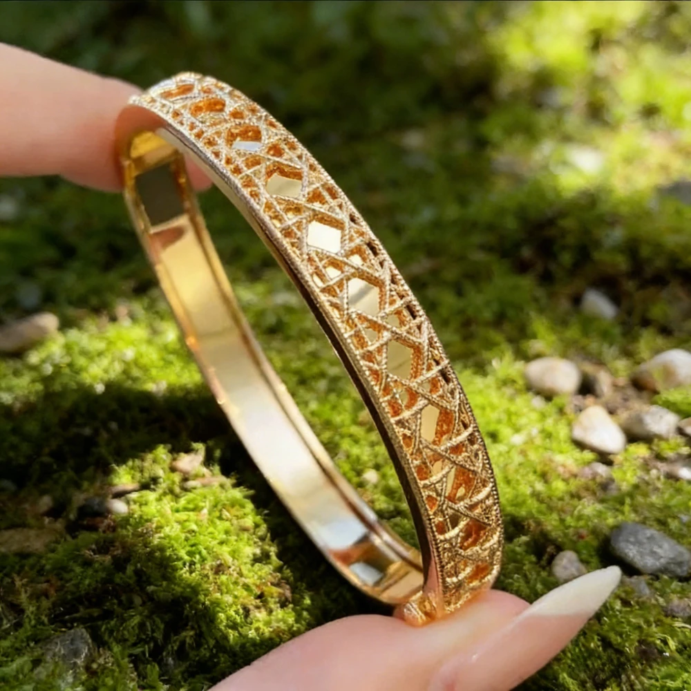 

Premium Jewelry New Luxury Designer Line Cross Pattern Bangle Women Trend Party Jewelry Accessory