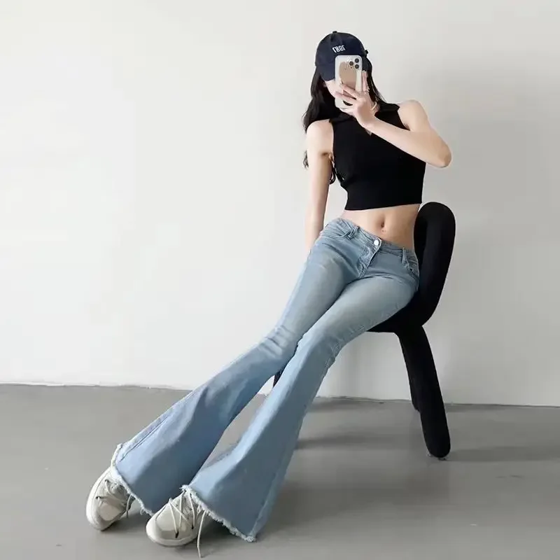 جينز نسائي كوري أنيق بخصر عالٍ متوهج جينز نسائي ضيق 2000s شرابات من قماش الدنيم Kpop هايت ستريت ريترو Y2K