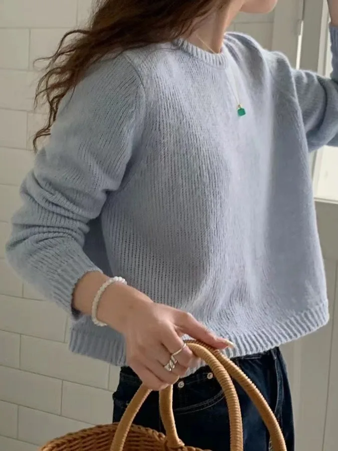 เสื้อถักทรงหลวม แขนยาว คอกลม แฟชั่นสำหรับผู้หญิง ไซส์เล็ก ใส่สบาย รุ่นใหม่ล่าสุดสำหรับฤดูใบไม้ร่วง