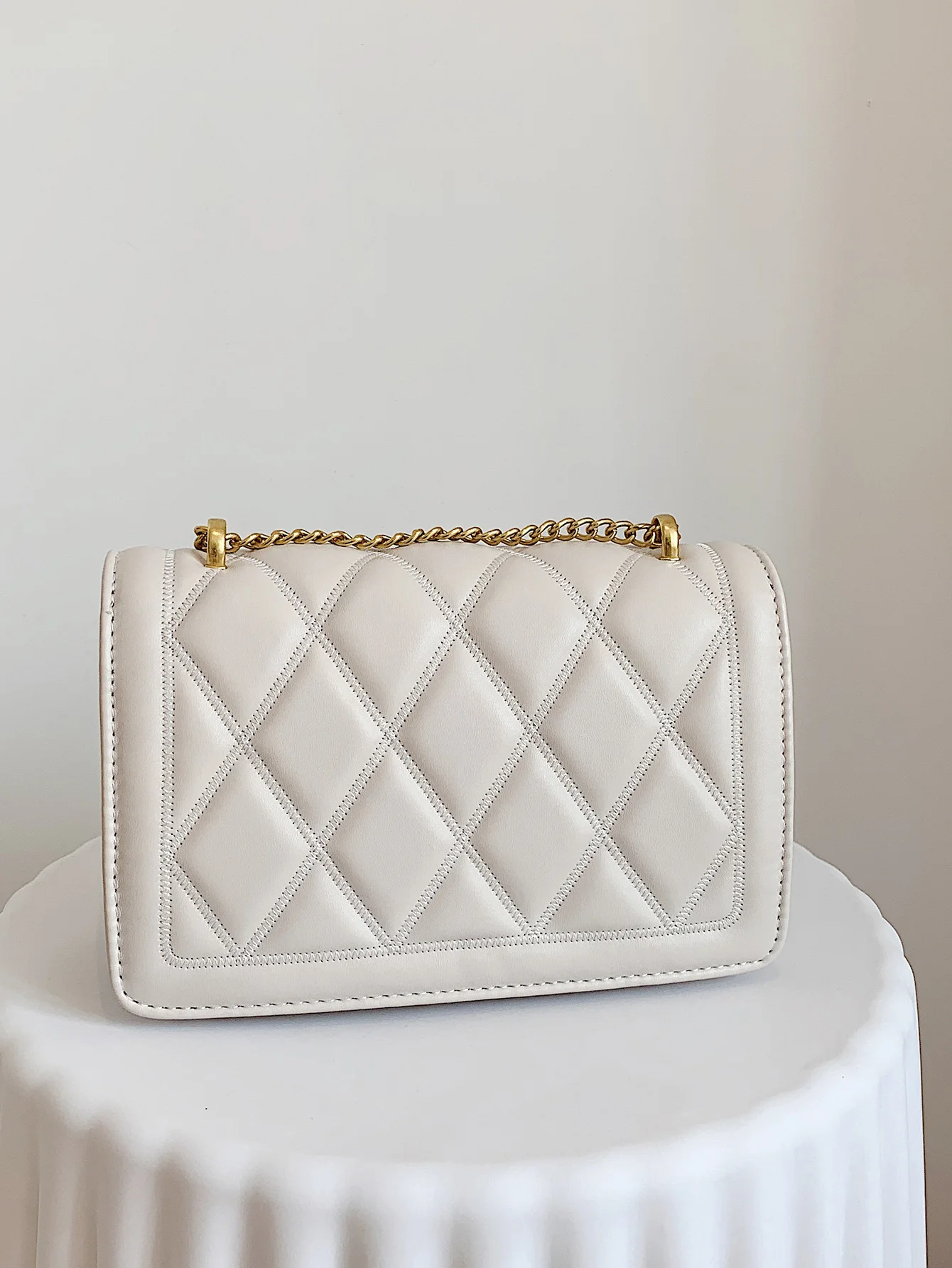 Stylish Quilted Flap Shoulder Bag With Metal Chain Strap