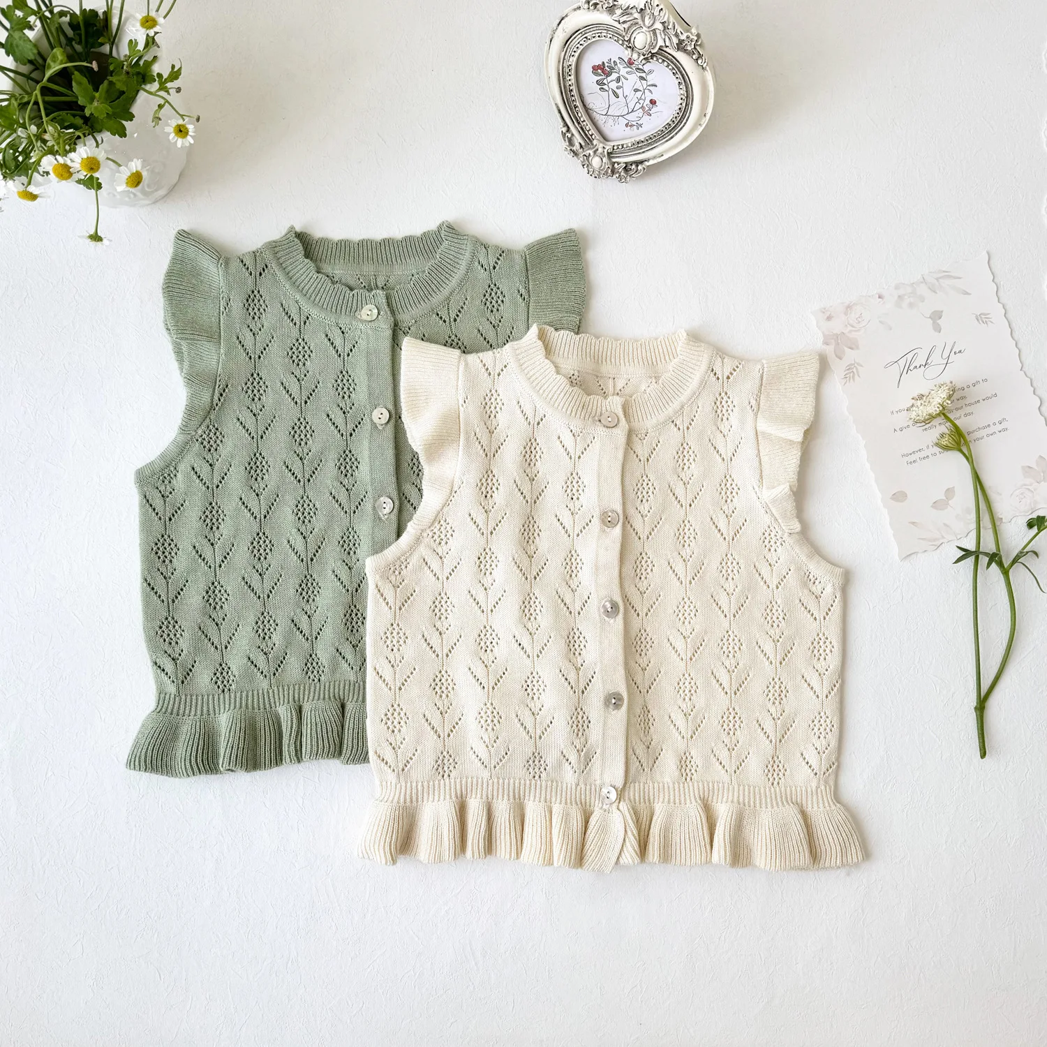 

2025 Spring Fashion Baby Coats Girls Hollow Knitted Vest Cotton Yarn Flying Sleeves Cardigan Vest Cute Beautiful Girls Tank Top
