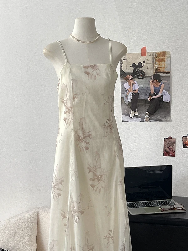 

Wedbleser Elegant Western Style Floral Suspender Dress Women Summer 2025 New Apricot Sweet A-line High Waisted Long Skirt Trend