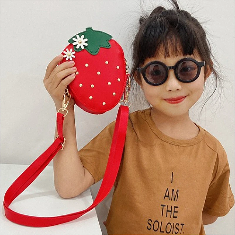 Lovely Children's Strawberry Crossbody Bags Cute Baby Accessories Mini Shoulder Bag Fashion PU Leather Girls Rivet Coin Purse