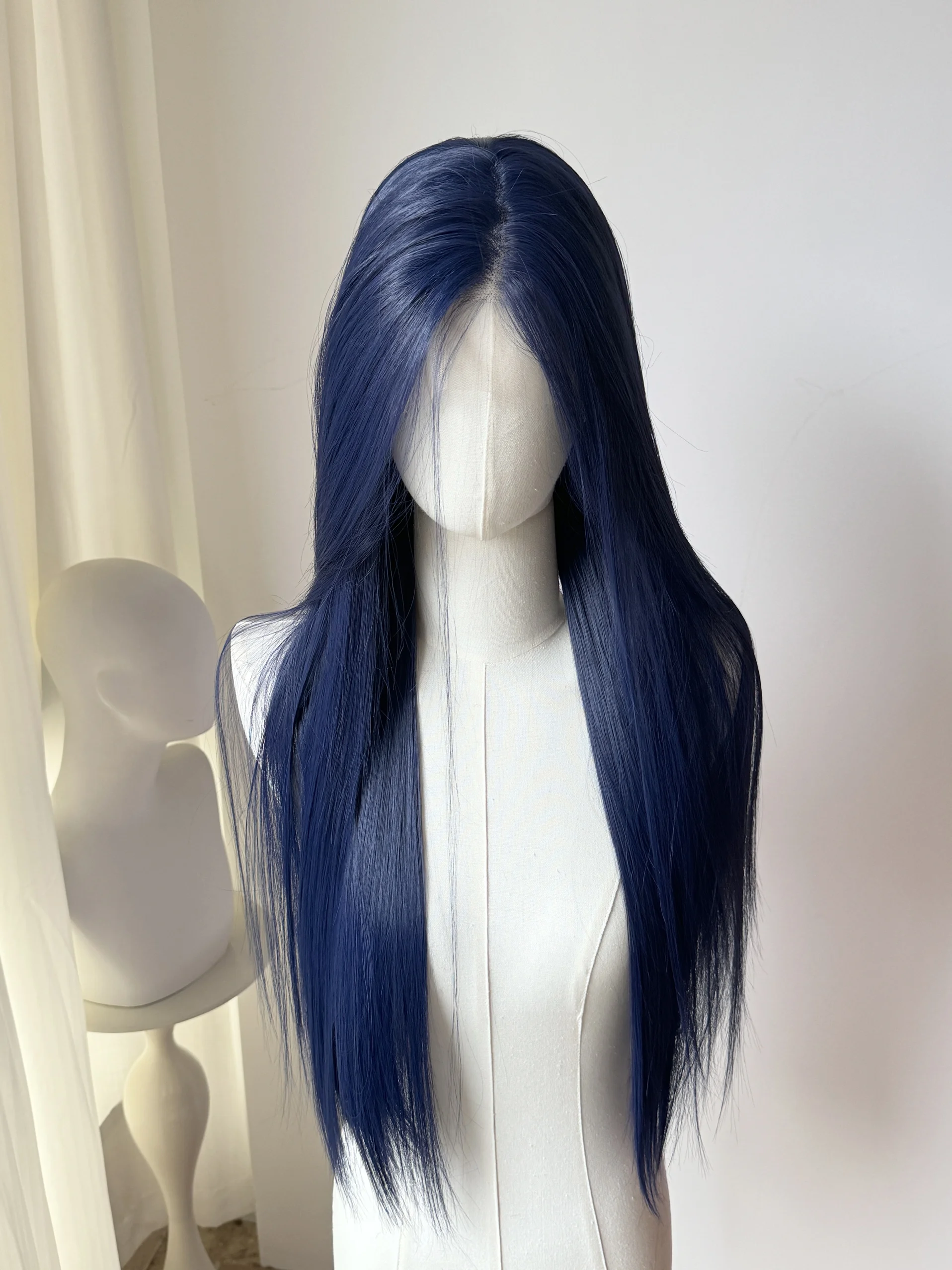 BeiBei perruque bleu foncé 13*4 HD perruque avant en dentelle pour femmes fibre de chaleur Nature 26 pouces longue perruque droite perruques de dentelle synthétique pour Cosplay