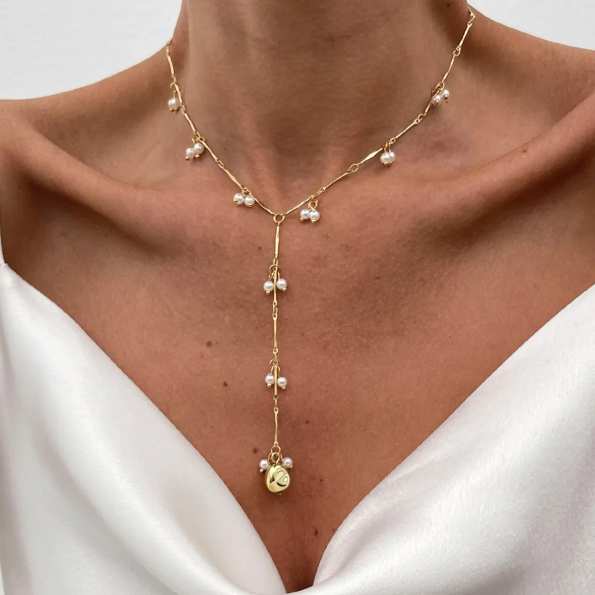 SHIXIN Elegant Imitation Pearl Long Tassel Pendant Necklace for Women Sexy Snake Bone Chain Chest Necklace Jewelry on the Neck