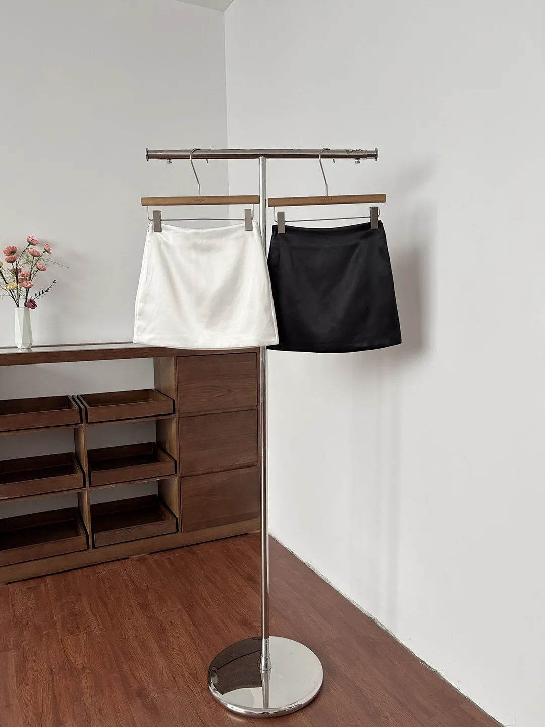 Spring 2026 High Waist A-Line  Skirt Women's Commute Versatile Slimming Silk Blend Skirt for Young Women 18-24 Years Old
