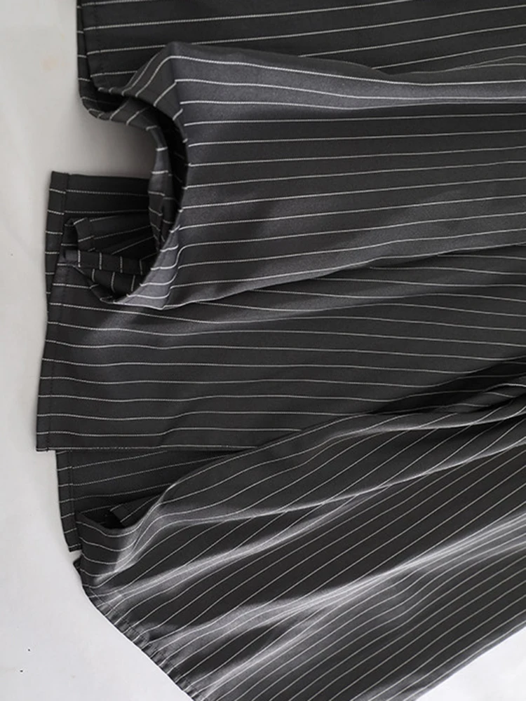 [EAM] High Waist Gray Striped Irregular Pleated Elegant A-line Half-body Skirt Women Fashion Tide New Spring Autumn 2026 1DJ7864