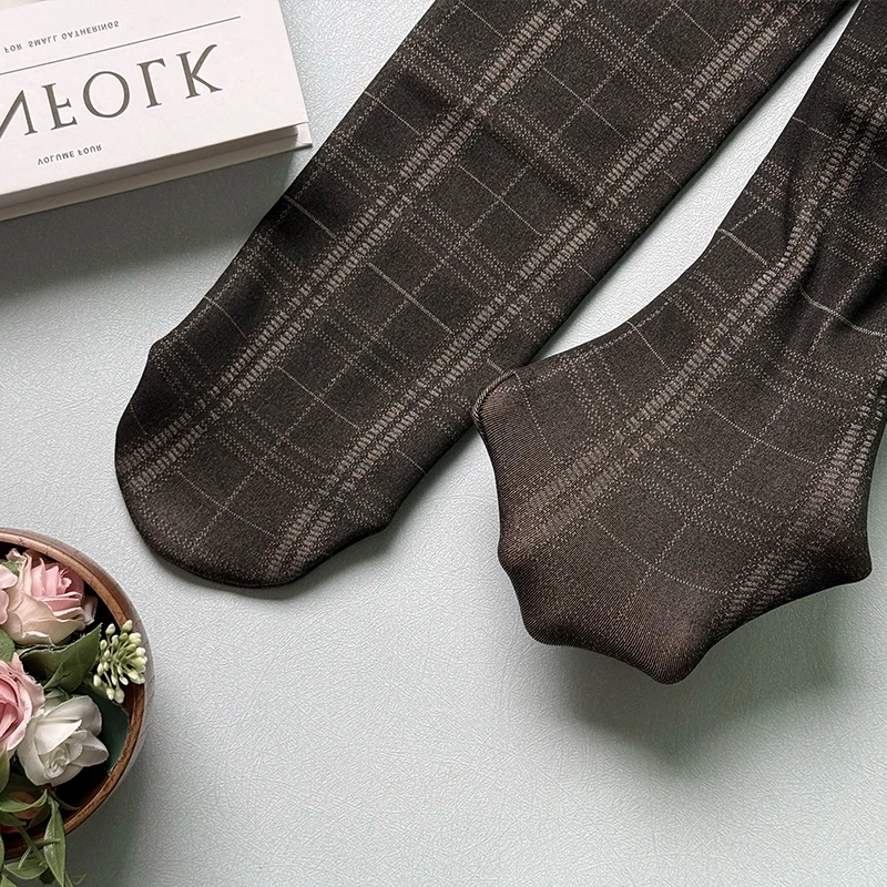 Ropa interior gruesa y delgada de lana de piel transparente negra con bordado cuadrado pequeño, entrepierna sin costuras en la parte delantera y trasera para mujer, otoño