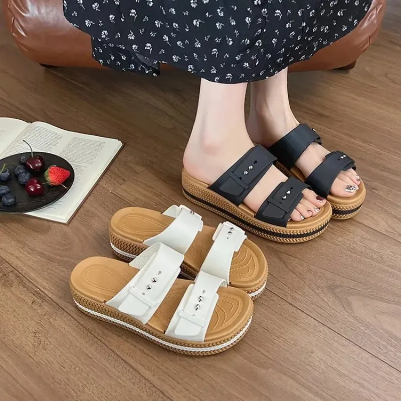 

Summer 2025 New Round Headed Solid Color Plus Size 36-42 Women's One-piece Sponge Cake Thick Soled Slippers Womens Shoes
