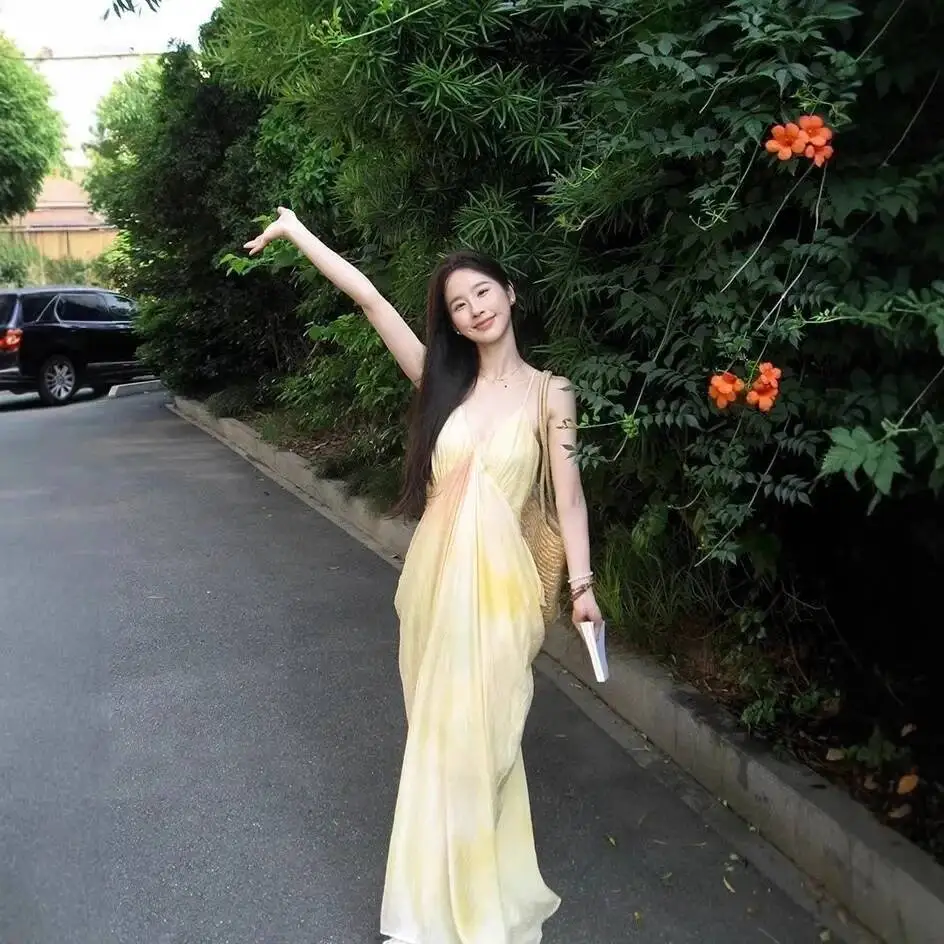 

French Fairy Coastal Vacation Long Draped Silhouette Strap Print Gradient Color Block V-Neckline Maxi Dress