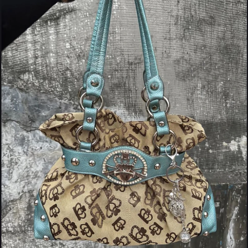 Vintage Y2k Print Schultertasche Leder-Splice-Nieten-Handtasche Große Kapazität Damen Alltags-Pendlertasche Unterarmtasche mit Metalldekor
