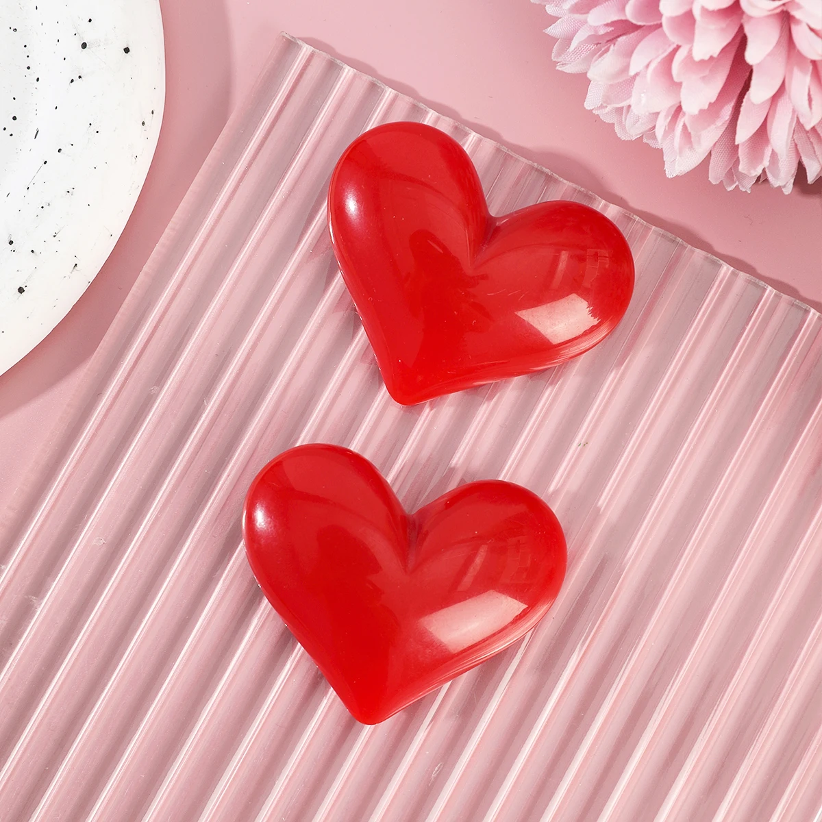 AWAYTR Clip de flequillo lateral de amor rojo para mujeres y niñas, horquillas de pico de pato Kawaii, Clips de flequillo lateral para la cabeza, accesorios para el cabello, regalo