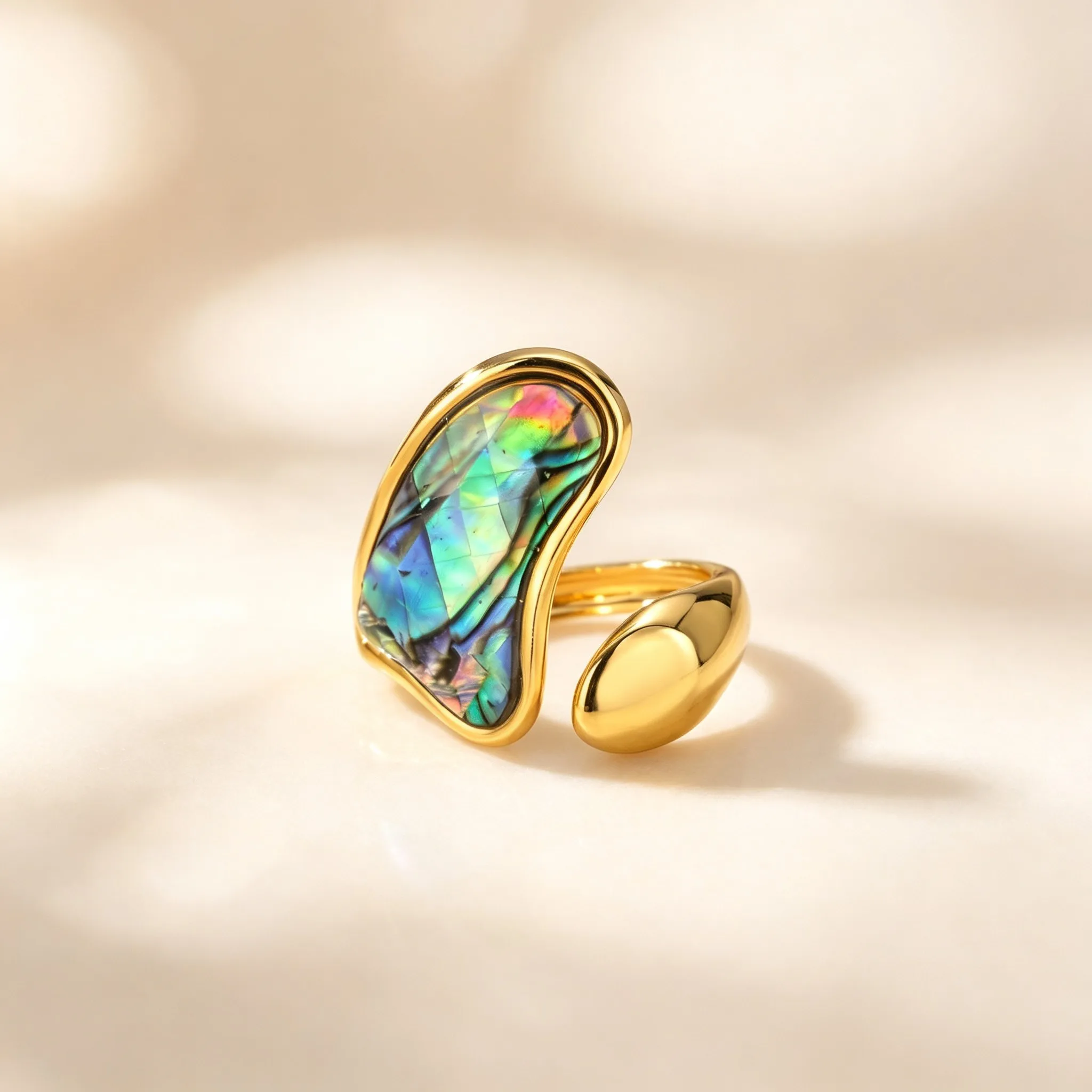 Bague Turquoise en Acier Inoxydable Femme | Style Bohème Chic bague turquoise en acier inoxydable pour femme. Élégante, résistante et inspirée des lagons tropicaux, elle sublime vos tenues bohèmes et estivales.