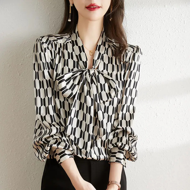 Korean Fashion Spring Autumn Women\'s V-Neck Printing Bow Single Breasted Temperament Office Lady Loose Long Sleeve Shirts Tops