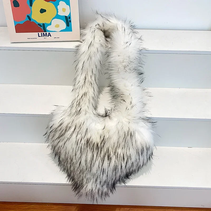 Women's One Shoulder Tote Bag Winter 2024 Popular Fashion Girl Heart Shaped Artificial Fur Raccoon Fur Messenger Tote Bag