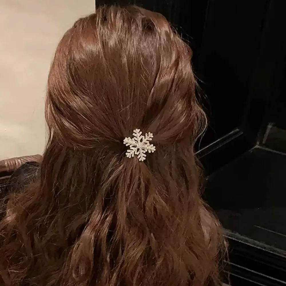 1/6pcs Sparkly Rhinestone ผม Barrettes MINI Pearl Christmas Snowflakes คลิปผม Silver PARTY อุปกรณ์เสริมผม Hairpins