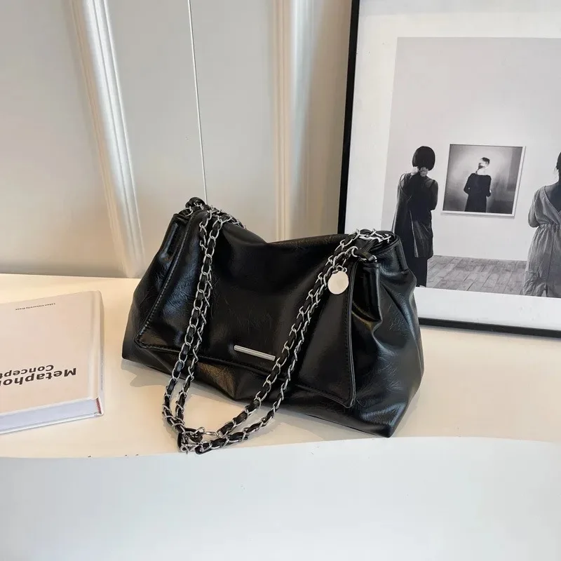 Women's Bag 2027 New Casual Soft Surface Large Capacity Bag Popular Versatile Chain Armpit Shoulder Crossbody Bag