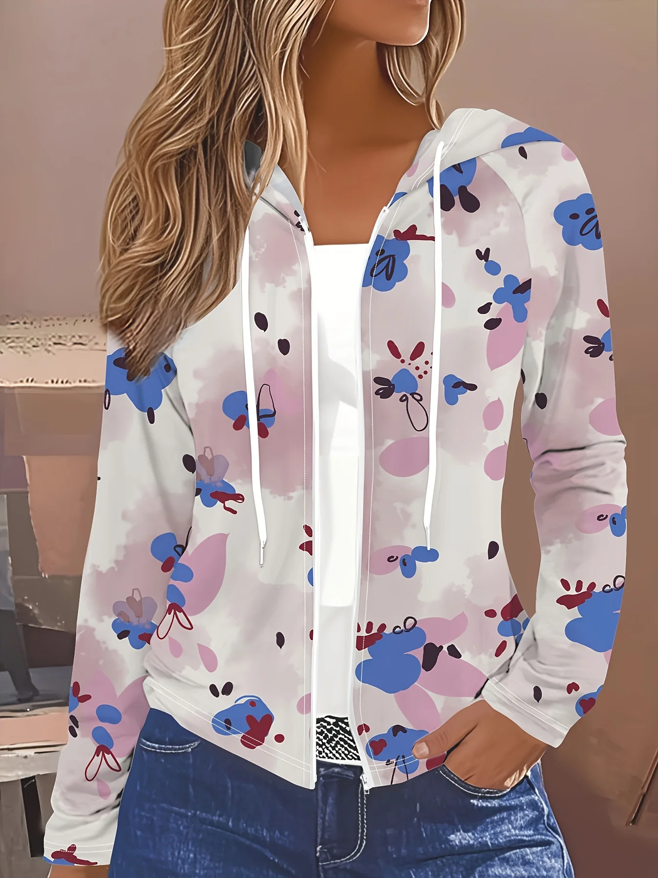 

Женская повседневная куртка с цветочным принтом в стиле весна-осень, с синими и розовыми цветами, в повседневном стиле.