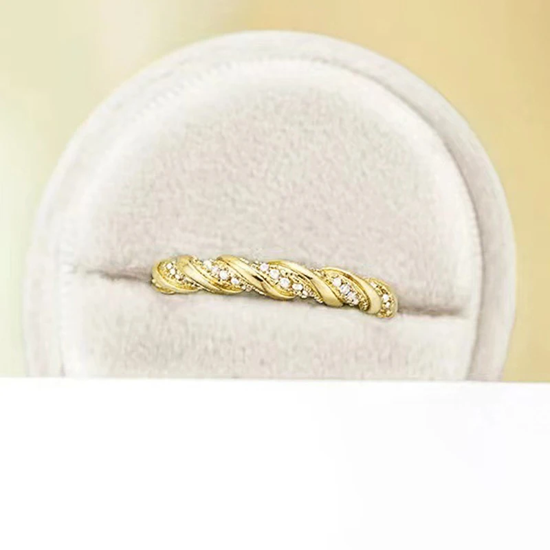 Huitan Luxury Lady Engagement Ring with Twist Design Gold Color Bright Zirconia Finger Jewelry Proposal Band Wedding Accessories