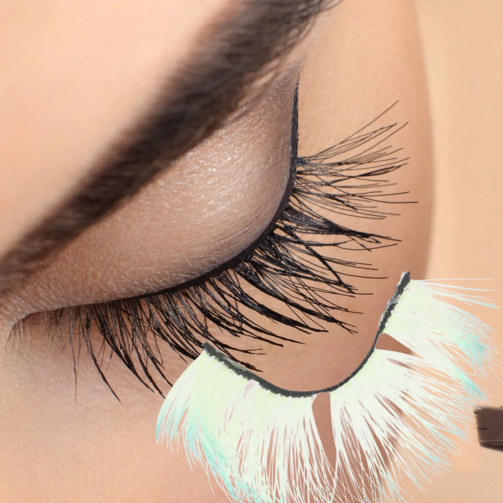 

Colored False Eyelashes Wispy Neon Glow Fake Lashes For Women Party Cosplay Fluorescent Individual Extensions Natural Look