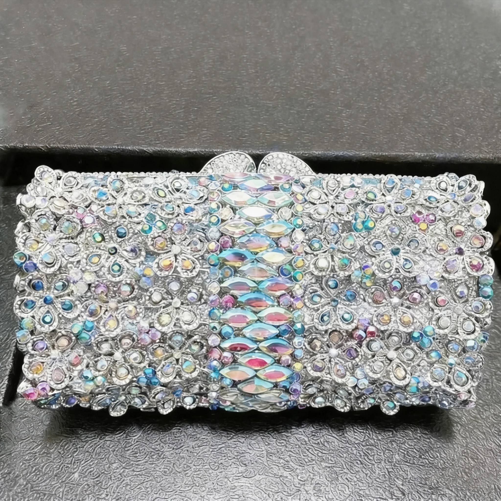 

Silver Metal AB Rhinestone Wedding Clutch Evening Purse Luxury Women’s Crystal Cocktail Clutches Bags Bridal Party Bags Dinner