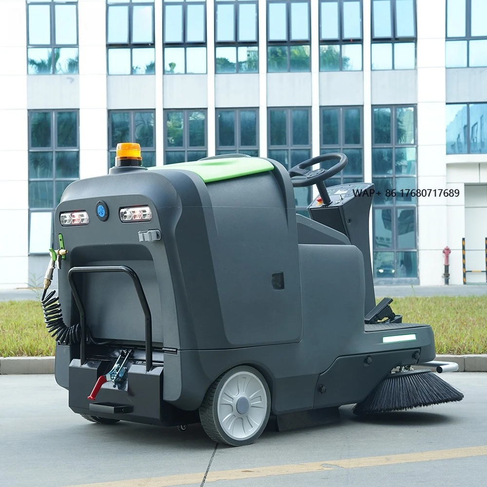 

Industrial Ride on Sweeper Scrubber Combo Machine Floor Cleaning and Sweeping 1350mm Width 8KM/H