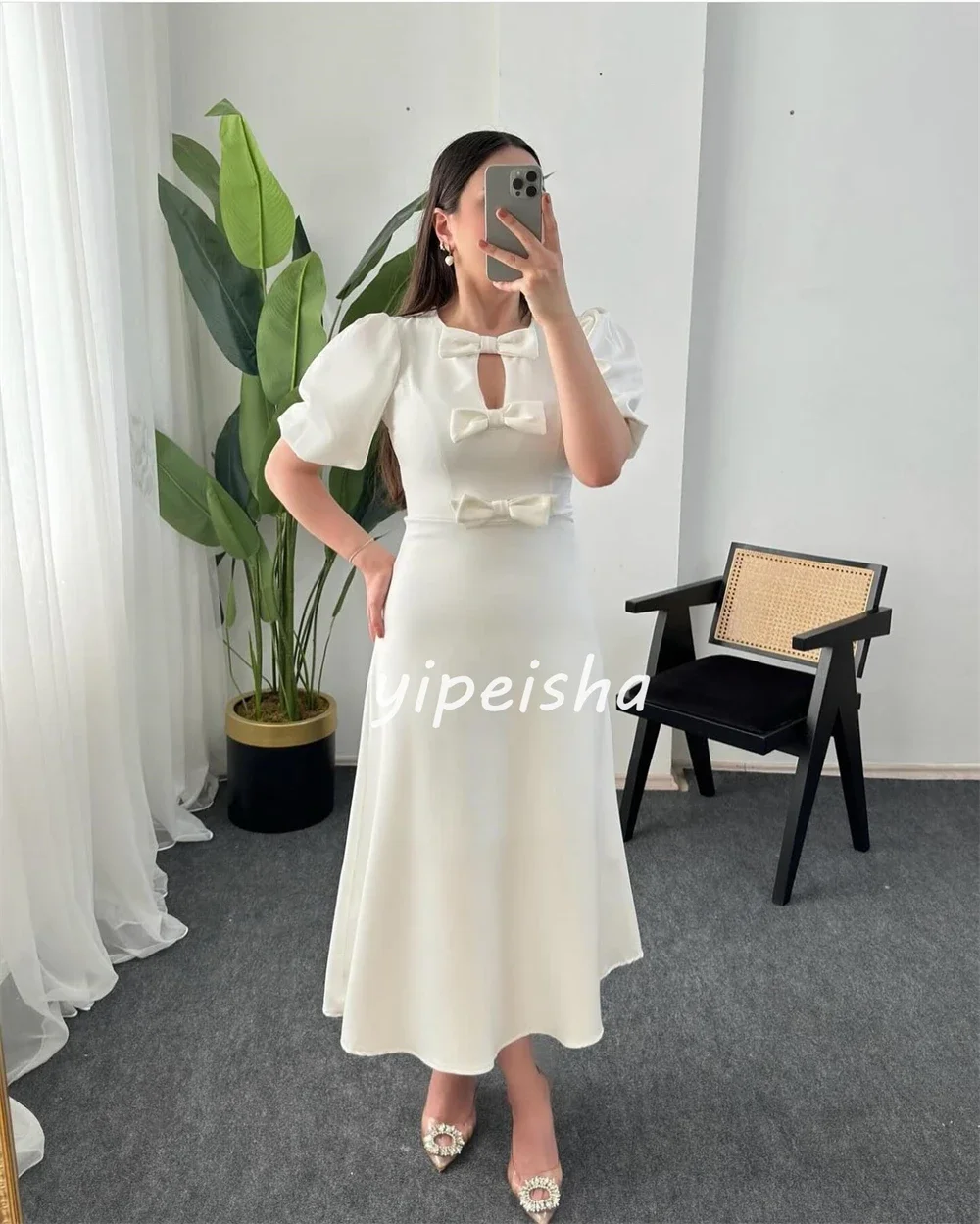 Abiti midi personalizzati con fiocco in jersey increspato per cocktail party a-line o-collo su misura