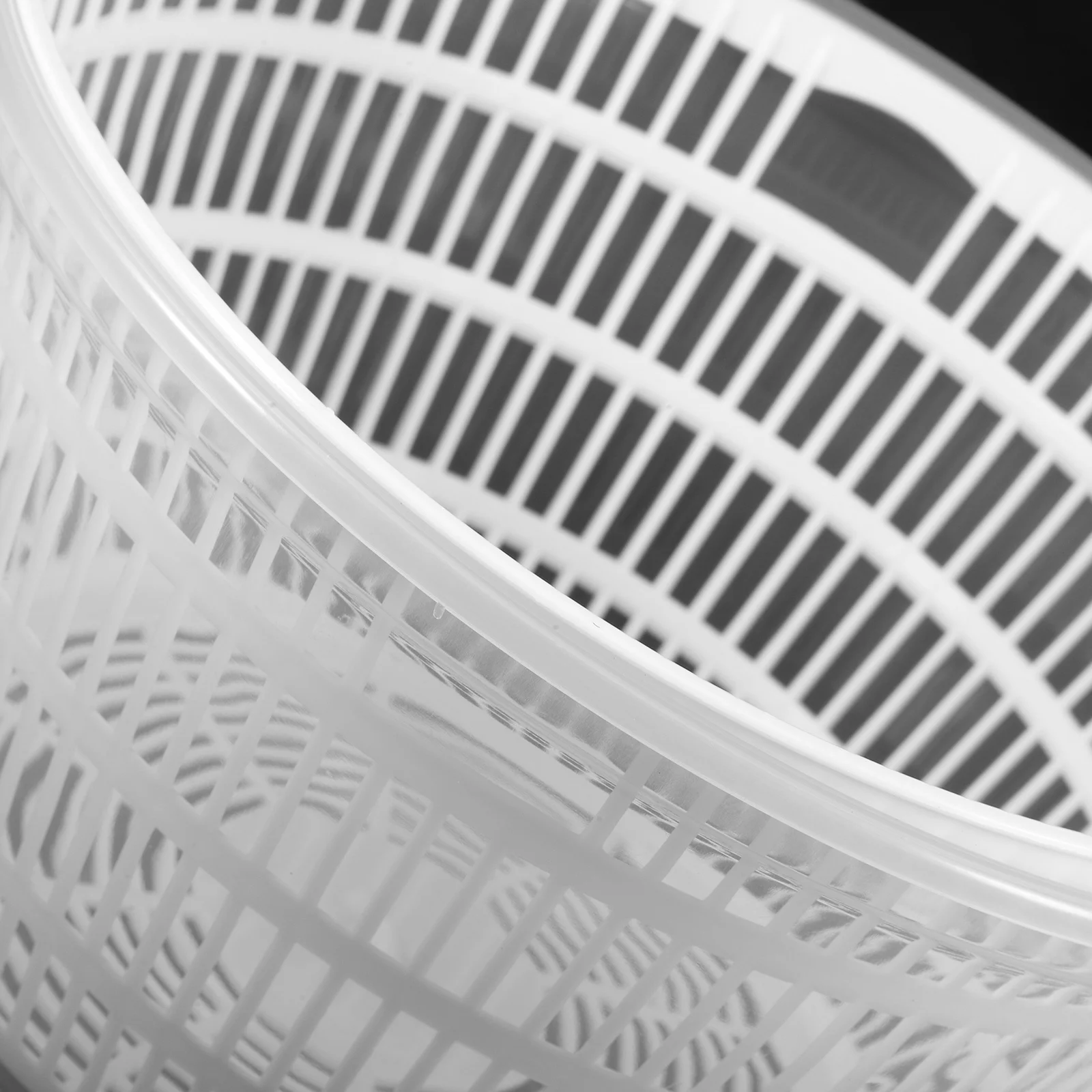 

1Pcs Manual Fruit Vegetable Dryer Salad Spinner Plastic Kitchen Gadget Dumpling Water Remover Fast Drying Practical Tool