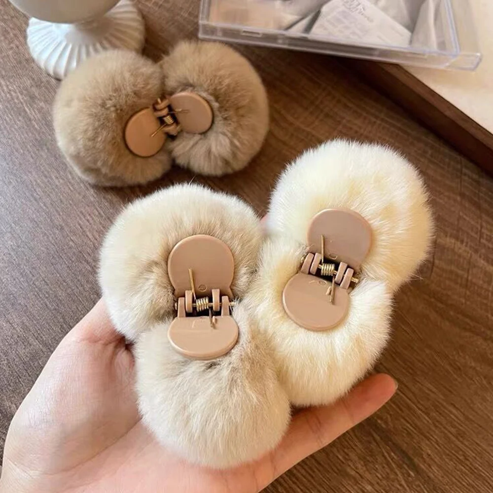 Cute Rabbit Plush Hair Claw Clips Pompon Balls Hair Grab Hairpin Female Headwear Ponytail Holder Hair Clip Hair Accessories