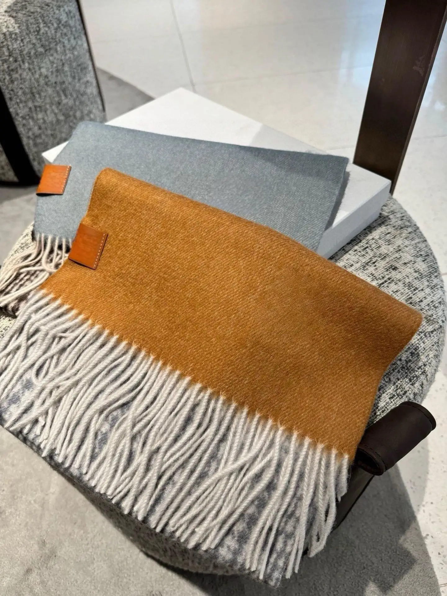 

Stylish and Versatile Women's Scarf High-end Handmade Wool Shawl Warm Winter Gift Luxury Brand Scarf 100% Pure Cashmere