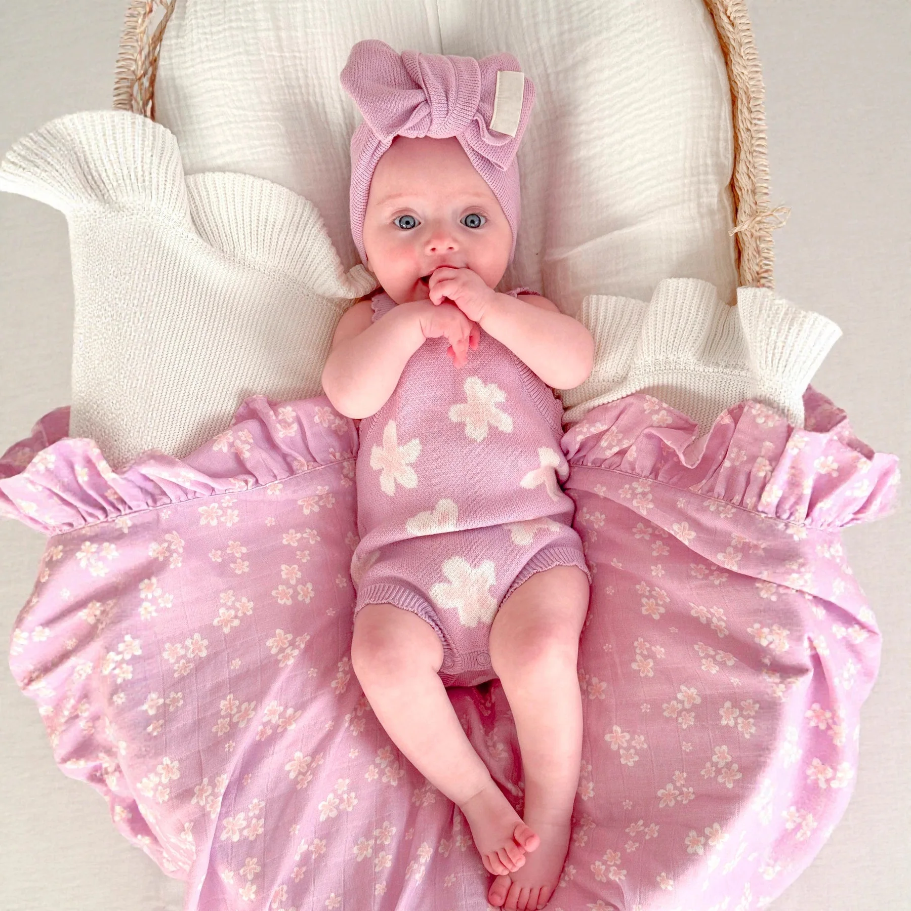 

2025 Autumn New Baby Girl Sleeveless Knit Bodysuit + Headband 2pcs Set Infant Girl Cute Flower Print Jumpsuit Toddler Sweater