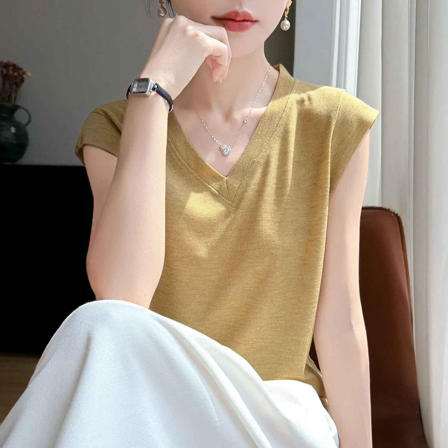Minimalist V-Neck Short Sleeve T-Shirt Women's Summer New Yellow Knitted Slimming Belly Covering Skin-Friendly Sleeveless Top