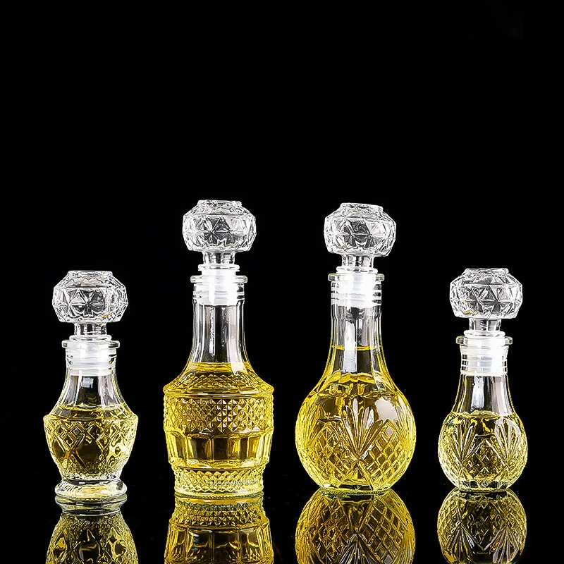 1Pcs 50ml Mini Glass Alcohol Liquor Bottles With Screw Cap Small Empty Spirit Whisky Wine Bottle Whiskey Decanter Bottles Bar