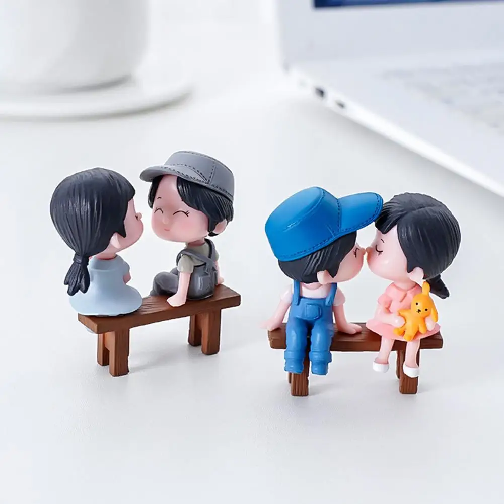 Cute Couple Car Dashboard Decoration Cartoon Couple Kiss Figurine Mini Boy Girl Doll Cake Topper for Micro Landscape Car Decor