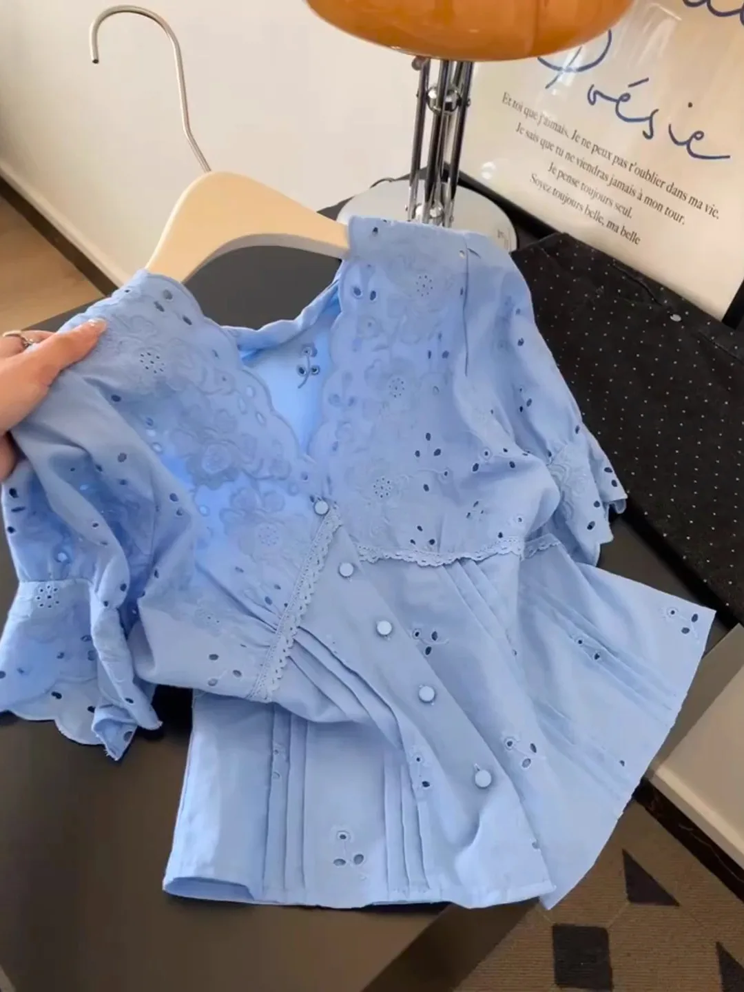 

Blue Lace Trim Hollow out ort Sve irt Women's Summer Design Slimming Top Korean Sle Loose Fit Cotton V-Ne