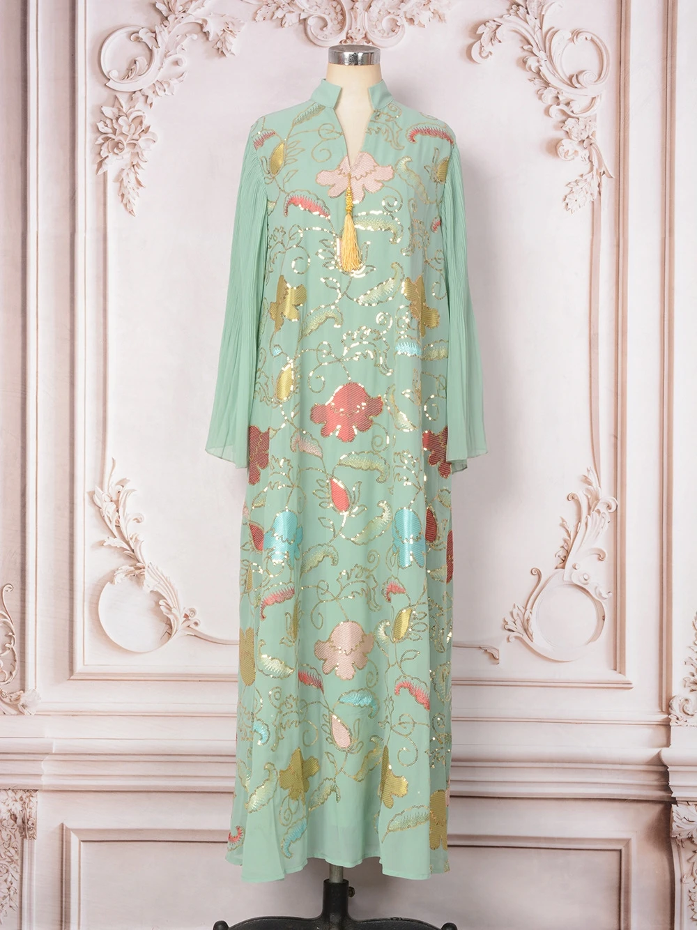 ชุดอาบายะแบบดั้งเดิมของตะวันออกกลางสำหรับผู้หญิงไซส์ใหญ่ ประดับลายดอกไม้ปักเลื่อม งานปักลายแบบดั้งเดิม ดูไบ ซาอุดีอาระเบีย ชุดราตรีสำหรับงานเทศกาล