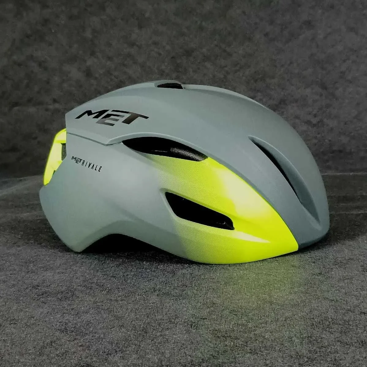 MET Rivale Bicycle Helmet Road Cycling Protection Equipment Breathable Crash Resistant Headgear Unisex Adjustable Size Design