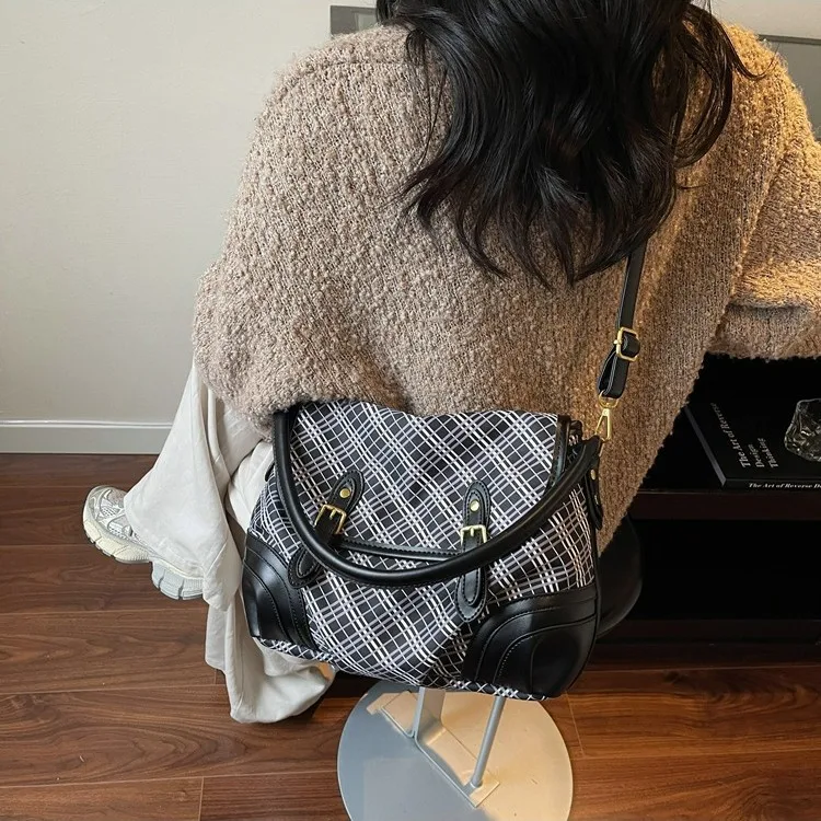 

Autumn Large Capacity Underarm Commuter Bag Women Designer New Tote Bag Vintage Shoulder Crossbody Bag High Quality Purse