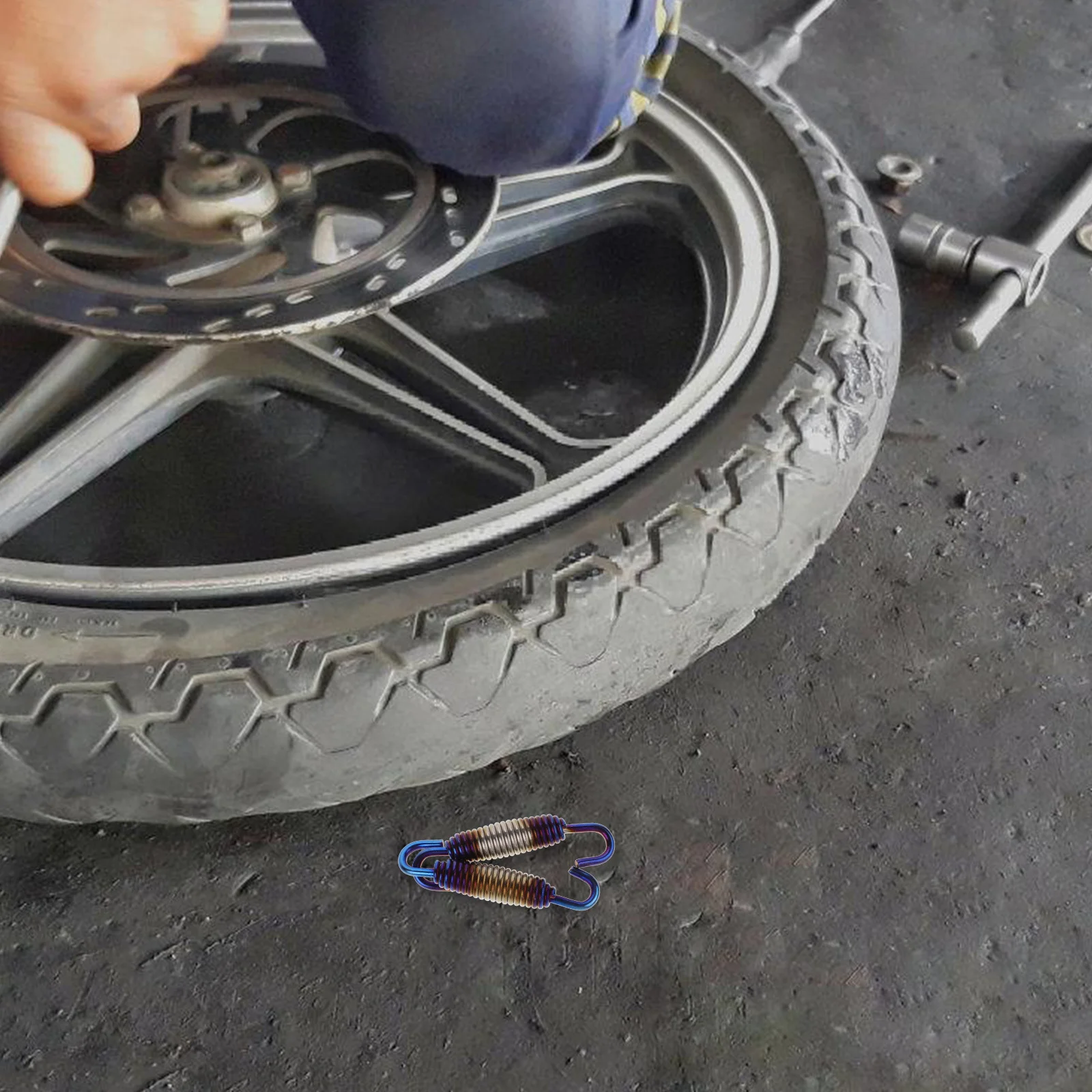 2Pcs Universal Pipe Spring for Motorcycles High Strength Metal Spring Hook Muffler Mounting Accessory Improved Vibration