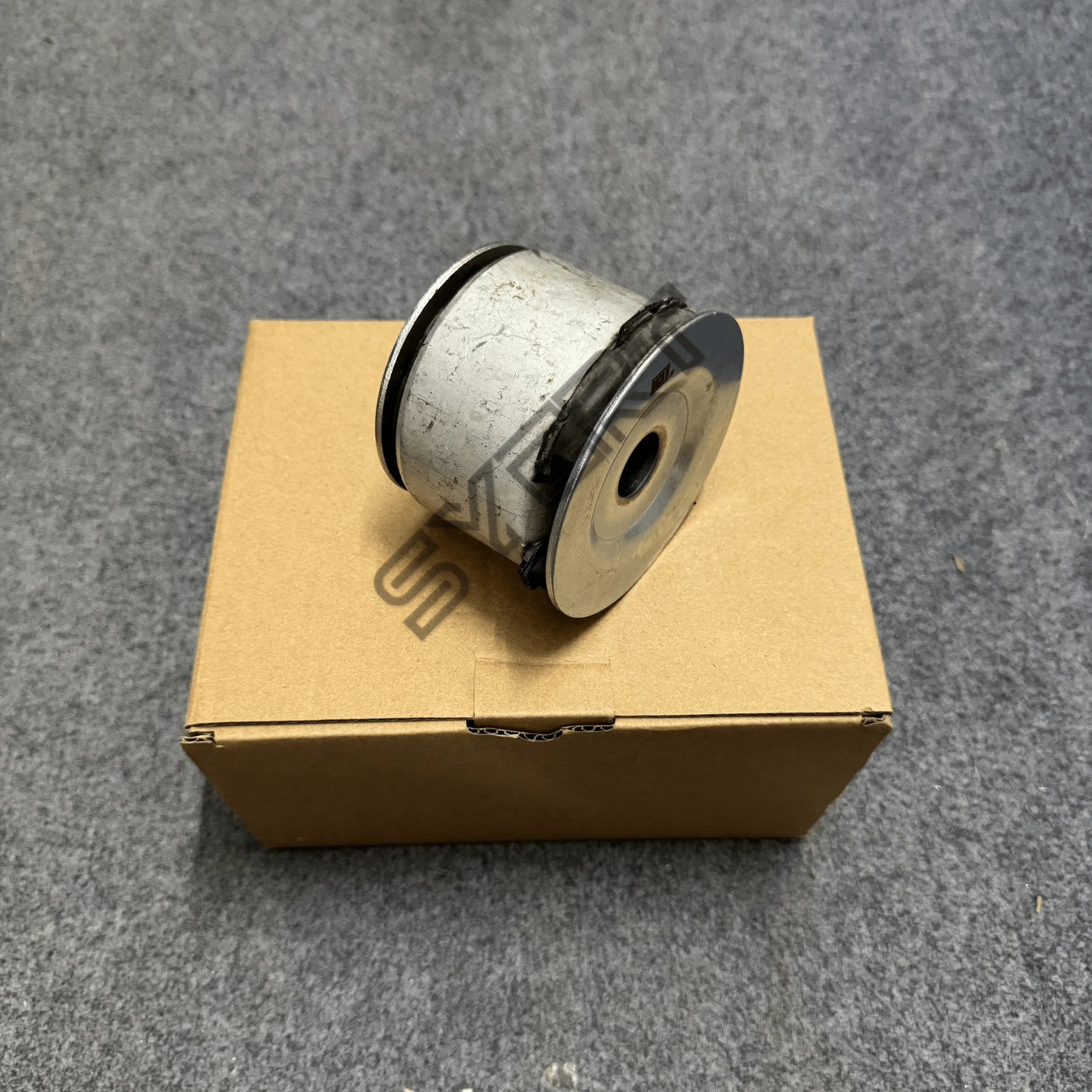 7L0599035E Rear Subframe Hydro Bushing 7L0599035F 95533113501 For VW Touareg 7L Audi Q7 4L Porsche Cayenne 955 957 2003-2010